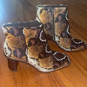 Gibson Latimer snake skin boots size 7.5